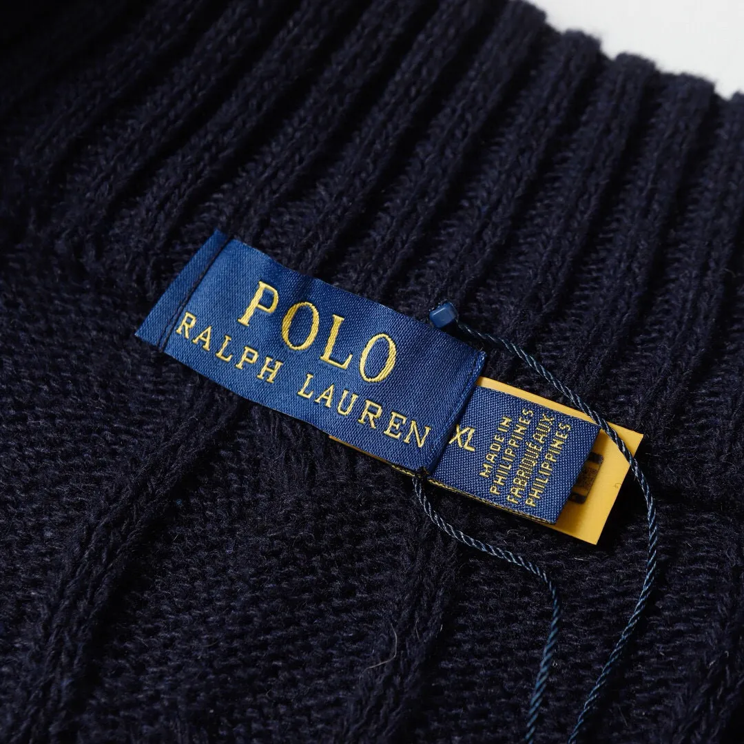 P194 Style number: 603 -Ralph Lauren 24ssRL half-zip long-sleeved sweater with classic war horse logo embroidery on the chest, pullover jacket -The item is made of dyed and spun yarn, purchased from the original version. A full set of customized accessories. Details determine success. A major autumn and winter new style. The item weighs more than 800 grams. It is soft and delicate and does not tie the body. The upper body effect is very nice and has a loose fit. -Color: black, white, gray -Size: S/M/L/XL/2XL